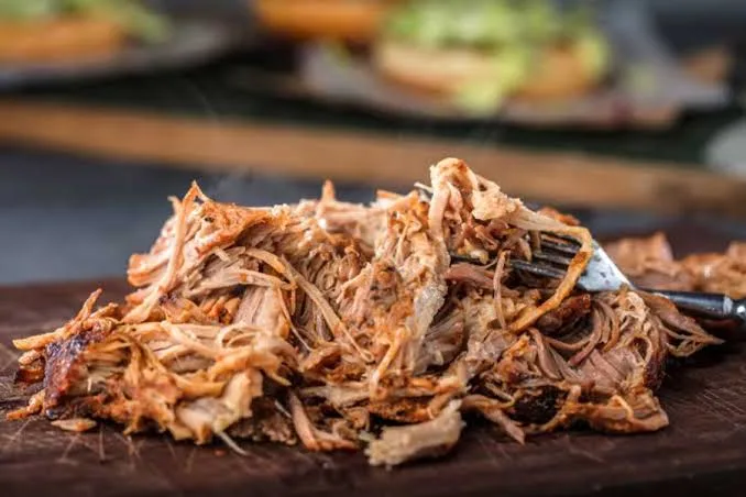 BBQ pulled chicken tray
