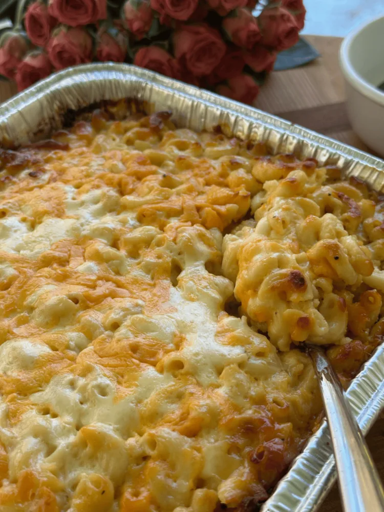 Mac and cheese tray