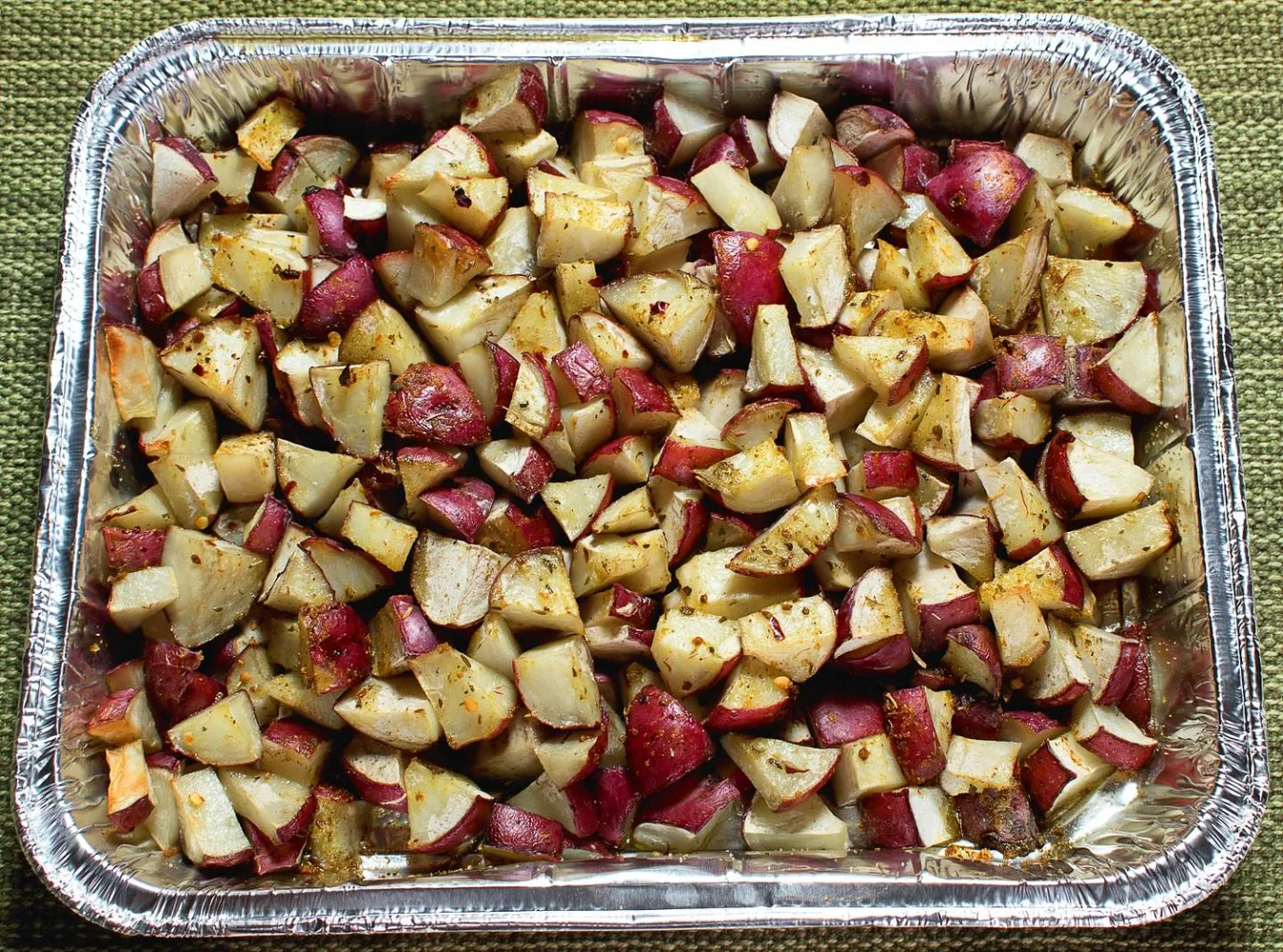 Roasted potatoes / mixed vegetables tray